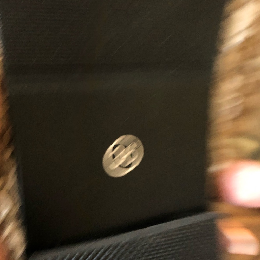 He Xin Tan Fuzzy Fluffy Crisscross Slippers - Picture 6 of 6